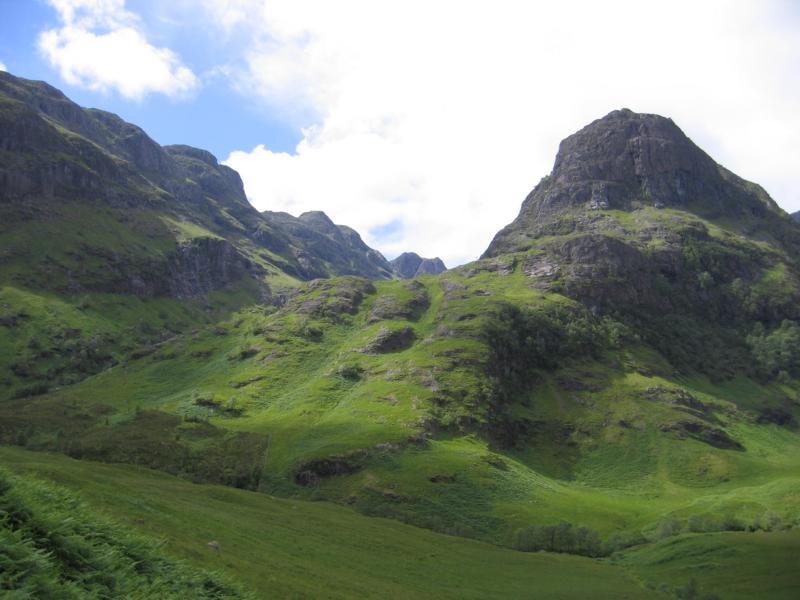 K800_IMG_2139_gearr_aonach.JPG - Glencoe - Wanderung vom Parkplatz an den Three Sisters ins Lost Valley (Coire Gabhail)