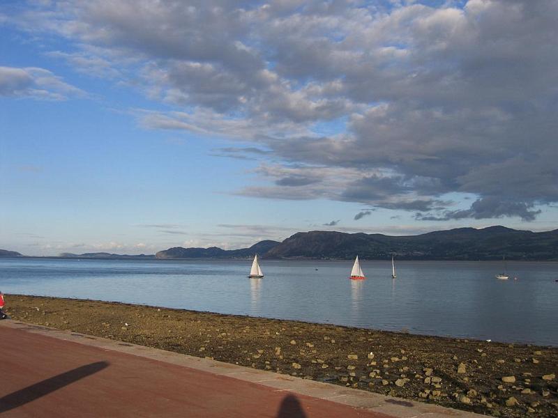 103_Beaumaris.JPG - Blick über die Menai Strait, Beaumaris, Anglesey